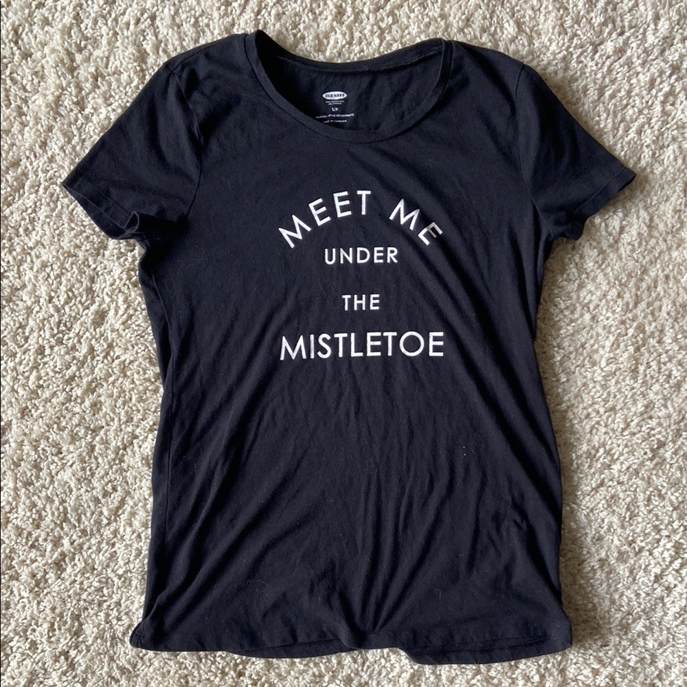 Old Navy Christmas tee